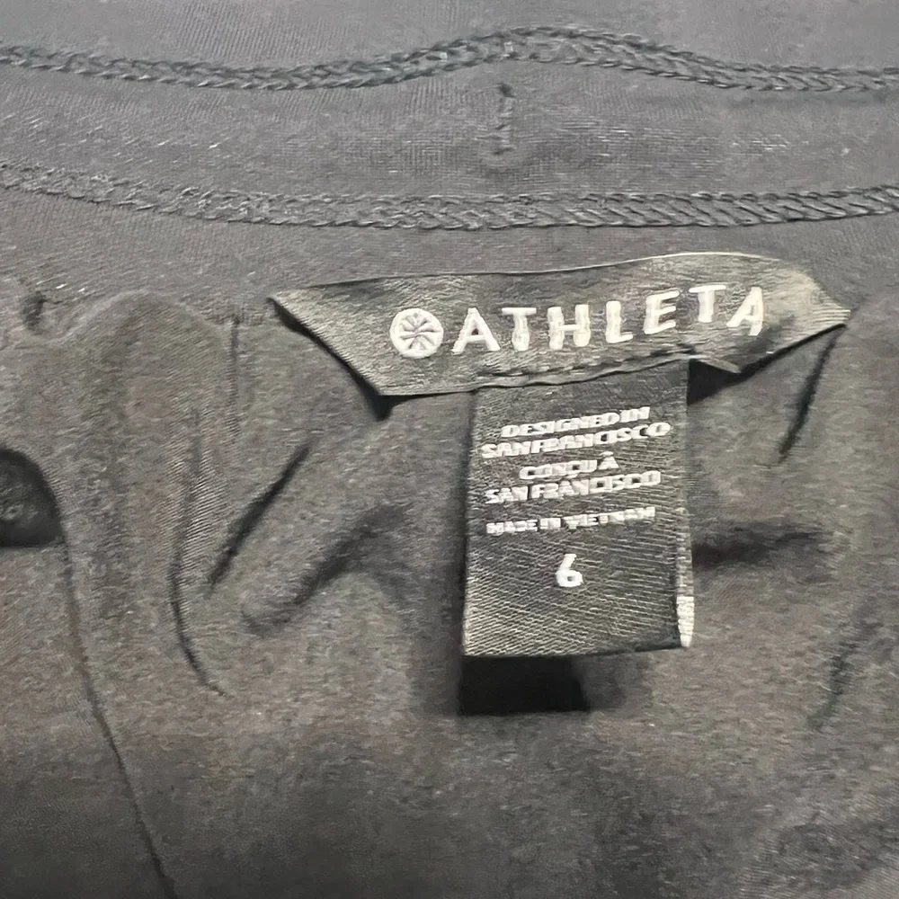 Athleta Apres Quilted Ski Short‎ in Black #467120 Zippered Pockets Size 6 - Picture 12 of 15